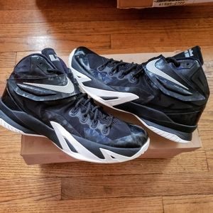 Mens basketball shoes and slides